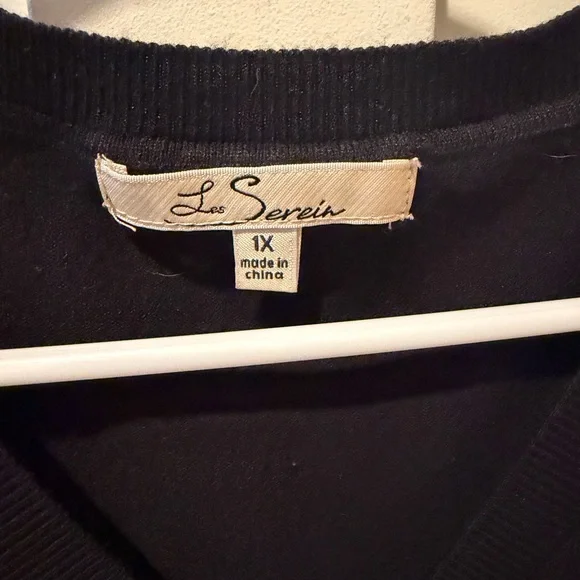 Le Serein Black V-Neck Sweater - Picture 2 of 4